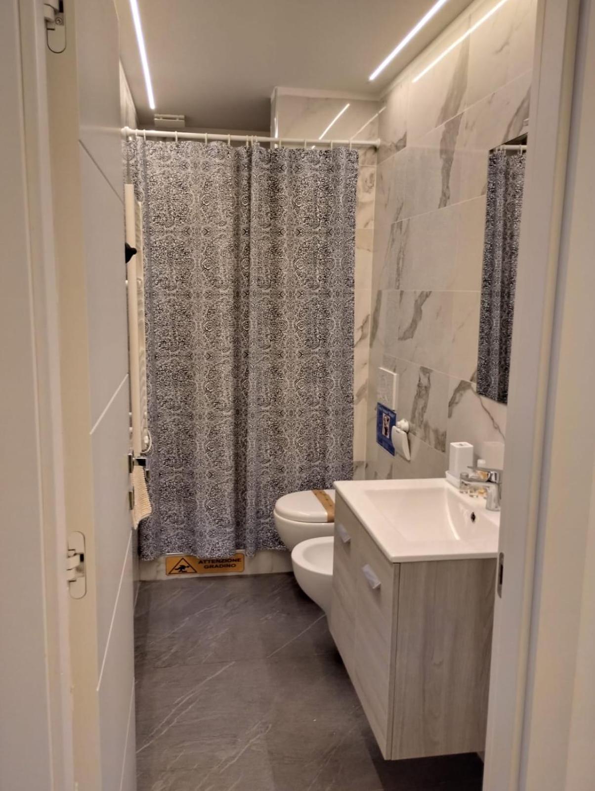 Casa Vacanze Buddy La Tua Base Per Visitare Il Mare Delle Cinque Terre Lägenhet La Spezia Exteriör bild