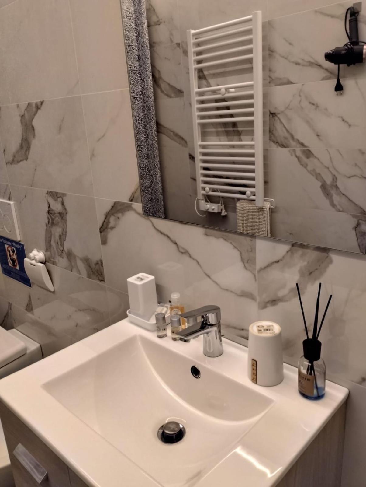 Casa Vacanze Buddy La Tua Base Per Visitare Il Mare Delle Cinque Terre Lägenhet La Spezia Exteriör bild