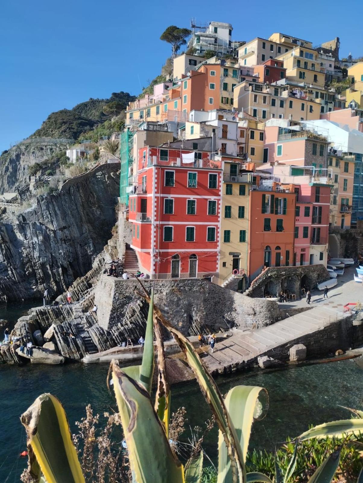 Casa Vacanze Buddy La Tua Base Per Visitare Il Mare Delle Cinque Terre Lägenhet La Spezia Exteriör bild